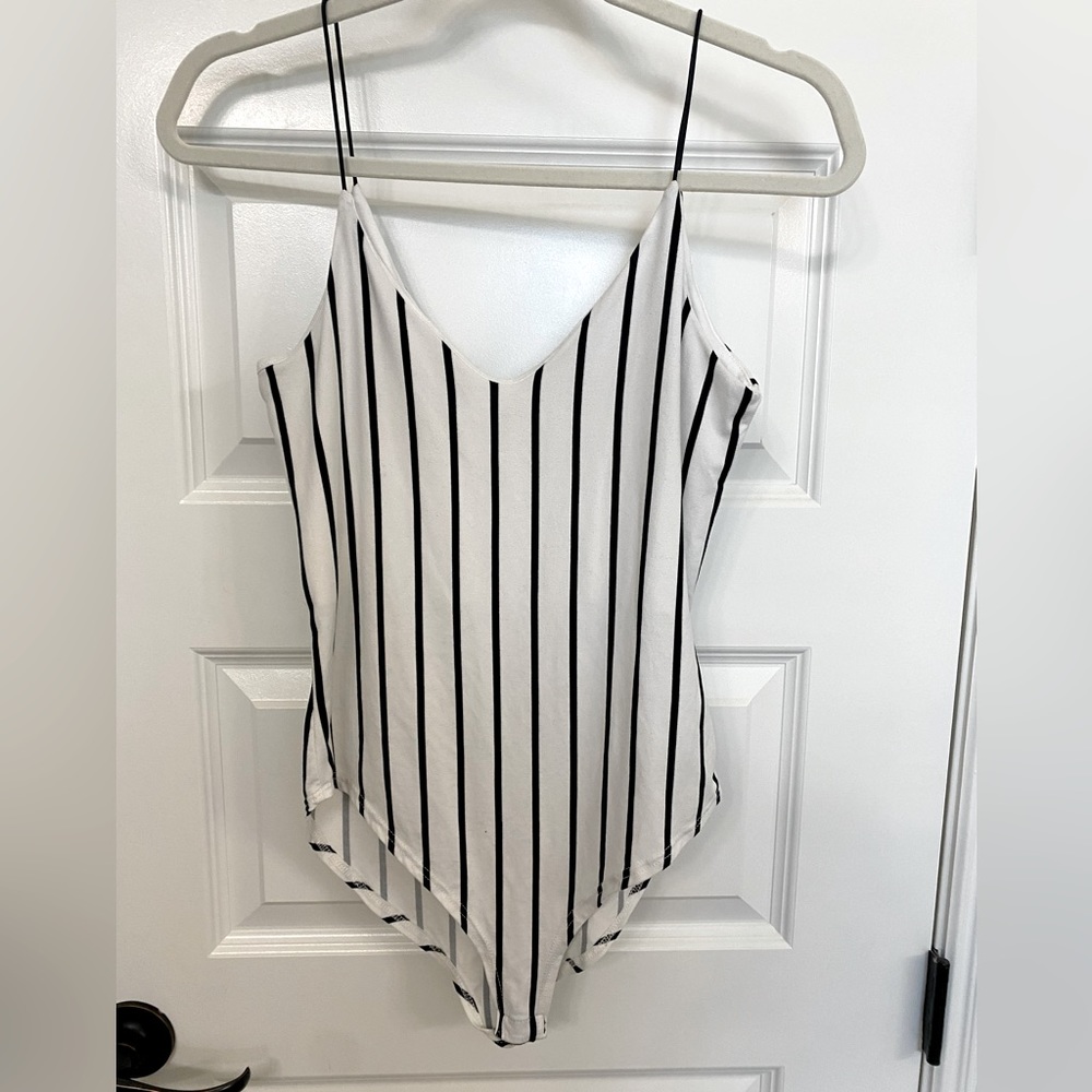 Super soft and  flattering bodysuit!